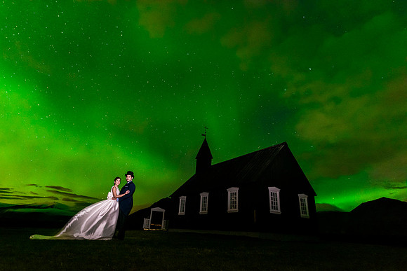 Aurora borealis wedding Photographer Iceland